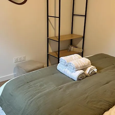 Pres Du Chateau De - Proche Angers